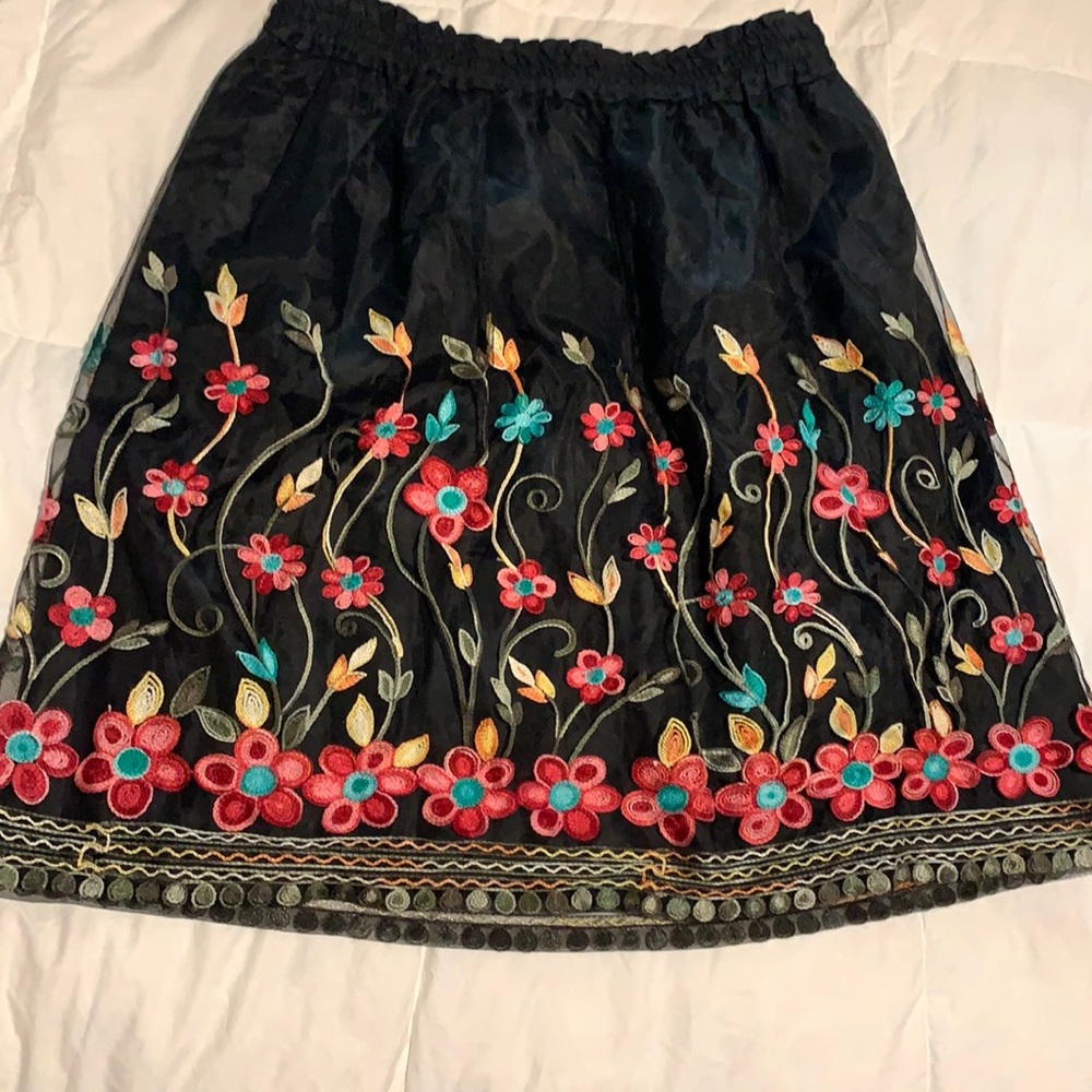 August Silk Tulle Floral Detailed Black Midi Skirt